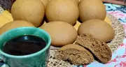 Bolacha preta caseira: receita simples com rapadura para o café