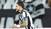 Botafogo vence Chapecoense nos acréscimos em jogo emocionante da Copa do Brasil