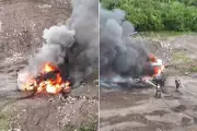 Caminhão pega fogo em pátio de veículos em Guarujá; veja vídeo