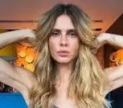 Carolina Dieckmann transforma visual para viver Diná em filme de 'A Viagem'
