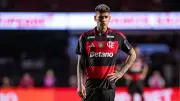 Carrascal vira réu no STJD após expulsão e complica o Flamengo