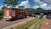Carreta pega fogo na BR-153 entre Centralina e Capinópolis no Triângulo Mineiro