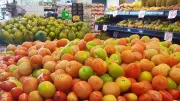 Cesta básica em Natal sobe quase 6% em março; tomate lidera alta com 33,74%