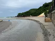 Chuvas intensas abrem nova vala na Praia de Ponta Negra e causam alagamentos em Natal