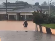 Chuvas intensas no Acre alagam cidades e afetam centenas de pessoas