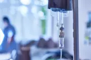 Ciclofosfamida endovenosa em falta no Brasil afeta tratamentos de câncer e doenças autoimunes