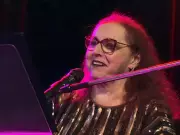 Cida Moreira brilha no Rio com tributo a Angela Ro Ro no Teatro Rival Petrobras