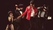 Cinebiografia 'Michael' encanta com música, mas ignora vida pessoal do Rei do Pop