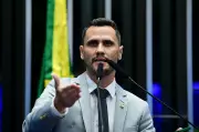 Cleitinho lidera pesquisa Quaest para governo de MG, mas ainda não definiu candidatura