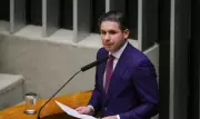 CNI entrega manifesto contra fim da escala 6x1 a Hugo Motta