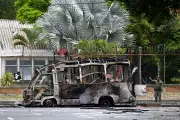 Colômbia registra 31 ataques da guerrilha em fim de semana; bomba deixa 21 mortos