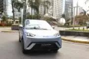 Crise do Petróleo Impulsiona Vendas de Carros Elétricos Chineses no Mundo