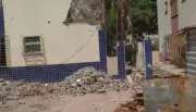 Demolição de prédio atingido por explosão de gás inicia no Stiep, em Salvador