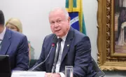 Deputado apresenta relatório favorável à redução da jornada de trabalho, mas votação é adiada na CCJ