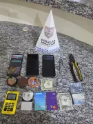 Dois suspeitos de roubo a loja de veículos são presos em Maricá