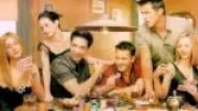 Elenco de 'Friends' ainda fatura milhões com reprises da série