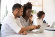 Eneva abre inscrições para programa de trainee com bolsa de R$ 7,5 mil e vagas em 10 estados