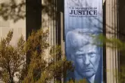 EUA emitirão passaportes especiais com o rosto de Donald Trump