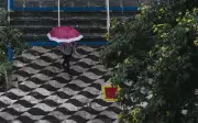 Feriado começa com alerta de tempestades no Sul e Nordeste do Brasil