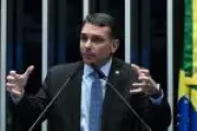 Flávio Bolsonaro pede união da direita após briga entre Nikolas Ferreira e Eduardo Bolsonaro