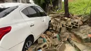 Fortaleza: Chuva intensa derruba muro sobre carro e alaga casas na Vila Gomes