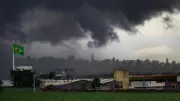 Frente fria e umidade do Norte provocam tempestades em Goiás nesta semana, alerta Cimehgo
