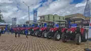 Governadora Hana Ghassan entrega tratores para 11 municípios do oeste do Pará em Santarém