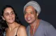 Helena Buarque revela detalhes do relacionamento com Carlinhos Brown