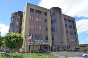 Homem condenado a 18 anos e 9 meses por homicídio qualificado em CG