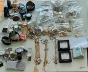 Homem invade joalheria por teto de shopping e é preso após cerco em Poços de Caldas