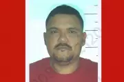 Homem é preso em Cáceres após tentar matar cliente a tiros em bar e corromper menor