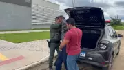 Homem preso no CE por ameaçar com faca funcionário que tentava cortar água