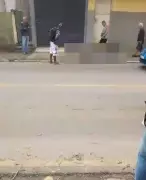 Homem sofre choque elétrico e despenca de telhado em Valença, no Rio de Janeiro
