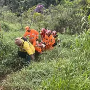 Idosa de 73 anos passa quase 24 horas isolada após cair de barranco na Serra do Rola-Moça