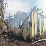 Idosa de 78 anos morre carbonizada em incêndio que destruiu casa em Mafra, Santa Catarina
