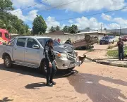 Idoso sem CNH capota caminhonete após invadir preferencial em Rorainópolis