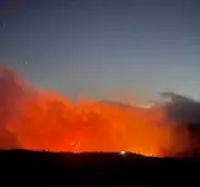 Incêndio de grandes proporções no Morro do Açu em Petrópolis é controlado após três dias