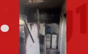 Incêndio destrói cozinha de escola pública em Riachão do Jacuípe; homem inala fumaça