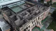 Incêndio destrói interior de prédio histórico tombado do Instituto de Educação em Paranaguá