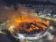 Incêndio no Velódromo Olímpico do Rio: chamas retornam após controle e área é interditada