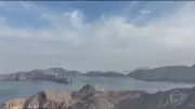 Irã reabre Estreito de Ormuz após cessar-fogo e ataca navios porta-contêineres