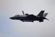 Jato F-35 da Força Aérea dos EUA cai próximo à base Nellis em Las Vegas