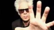 Jim Jarmusch, aos 73, reafirma seu estilo indie com 'Pai Mãe Irmã Irmão' premiado em Veneza