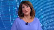 Jornalista Simone Queiroz passa mal ao vivo com crise de labirintite no SBT Brasil