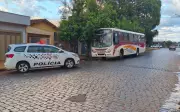 Jovem embriagado furta ônibus e faz manobras arriscadas em Ituverava