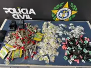 Jovem presa e duas adolescentes grávidas apreendidas por tráfico em Angra