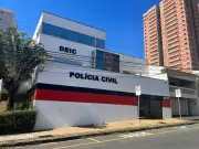 Jovem é preso durante velório da mãe por matá-la e decepar dedo para acessar celular