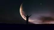 Lua Nova em Áries impacta quatro signos com energia intensa e desafios