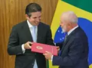 Lula envia projeto para acabar com escala 6×1 ao Congresso após reunião com Hugo Motta