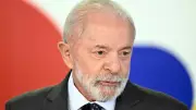 Lula sanciona três leis para combater violência contra a mulher e destaca papel da educação